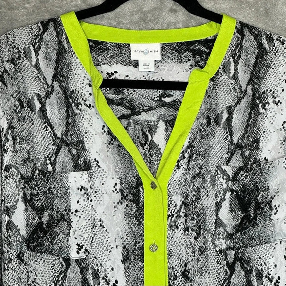 Jaclyn Smith XL Shirt Top Gray Snake Print Button Up Long Sleeve Henley V Neck - Picture 3 of 7